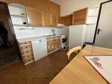 Domy na predaj 5-izbový, Liptovský Mikuláš · €161 990