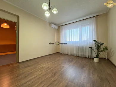 Na predaj 3-izbový byt, Levice