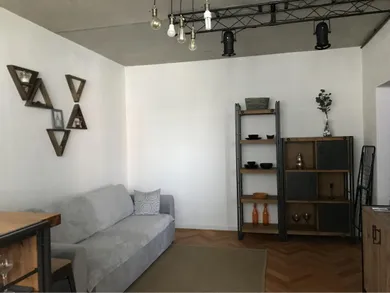 Na prenájom 1-izbový byt, 40 m², Bratislava-Ružinov, Exnárova