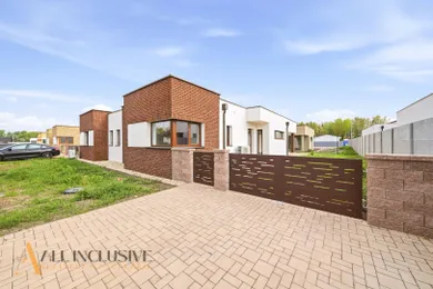 Domy na sprzedaż, 4-pokojowe, Dunajský Klátov · €185 000