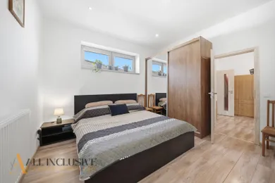 Na predaj 8-izbový dom, 361 m², Lehnice