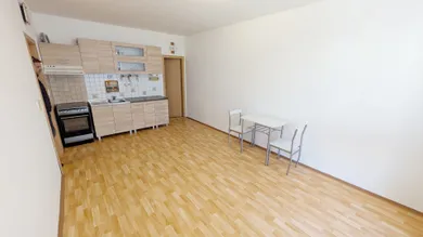 Na prenájom 2-izbový byt, 45 m², Malacky, Záhorácka