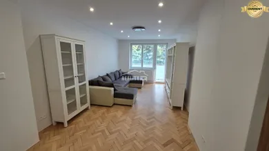Mieszkania na wynajem, 3-pokojowe, Považská Bystrica · €700