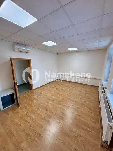 Na prenájom komerčné, Nové Zámky, M. R. Štefánika