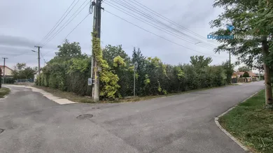 Na predaj pozemok, 604 m², Malý Cetín