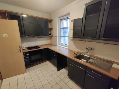 Na prenájom 7-izbový dom, 287 m², Bratislava-Ružinov, Peterská