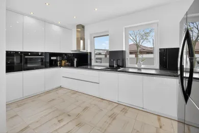 Houses for sale, 4-room in Miloslavov · €499,000