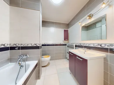 Na prenájom 1-izbový byt, 40 m², Bratislava-Podunajské Biskupice