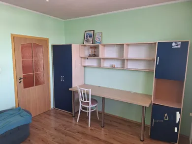Na prenájom 3-izbový byt, 72 m², Levice, Perecká ul.