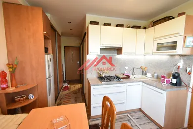 Na prenájom 1-izbový byt, 35 m², Pezinok, Majakovského