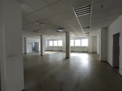 Na prenájom komerčné, Bratislava-Rača, Na pántoch