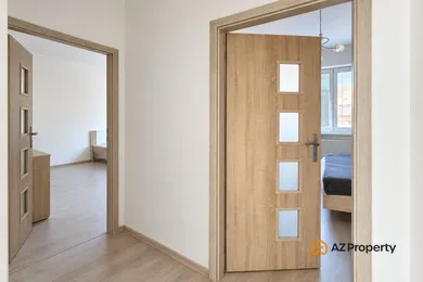 Na prenájom 3-izbový byt, 75 m², Bratislava-Ružinov, Trenčianska