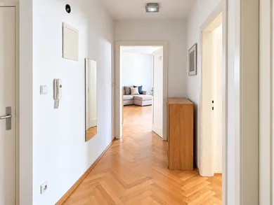 Na predaj 2-izbový byt, 59 m², Bratislava-Staré Mesto, Radlinského