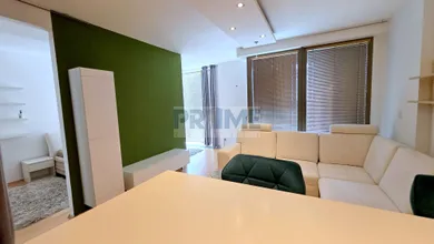Na prenájom 2-izbový byt, 53 m², Bratislava-Petržalka, Kopčianska