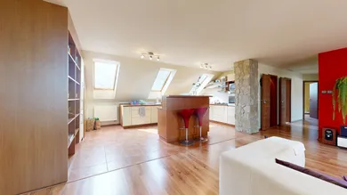 Na predaj 4-izbový byt, 125 m², Trnava, Štefana Moyzesa