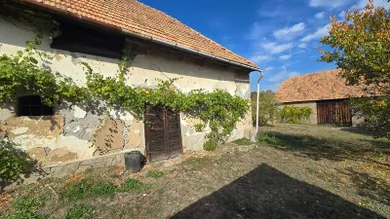 Na predaj 2-izbový dom, 260 m², Hontianske Tesáre