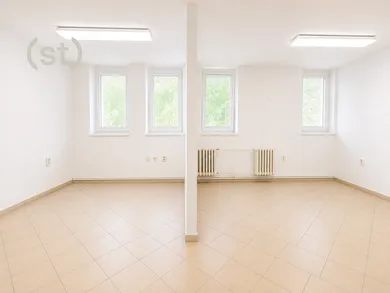 Lokale komercyjne na wynajem, Topoľčany · €1000