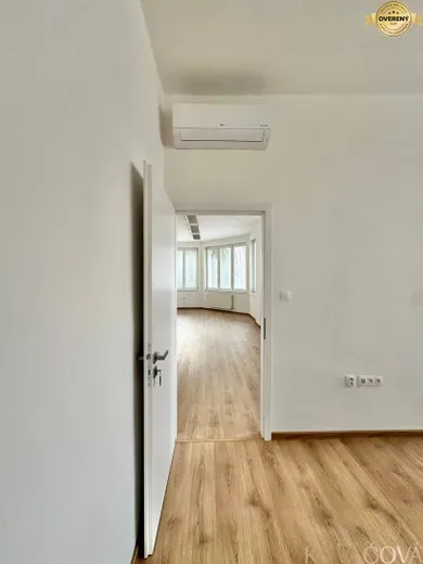 Na prenájom komerčné, 60 m², Trenčín