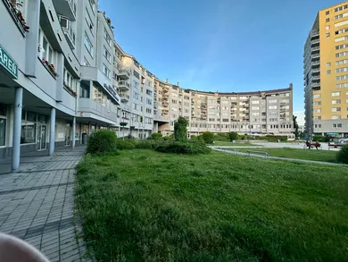 Na predaj 2-izbový byt, 70 m², Bratislava-Karlova Ves