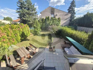 Na predaj 4-izbový dom, 210 m², Komárno, Slobody
