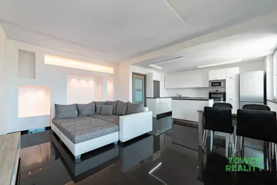 Mieszkania na sprzedaż, 3-pokojowe, Trenčín · €219 900
