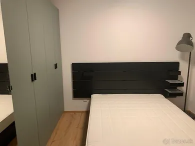 Na prenájom 2-izbový byt, 48 m², Bratislava-Ružinov, Plynárenská