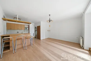 Na predaj 3-izbový dom, 92 m², Hviezdoslavov