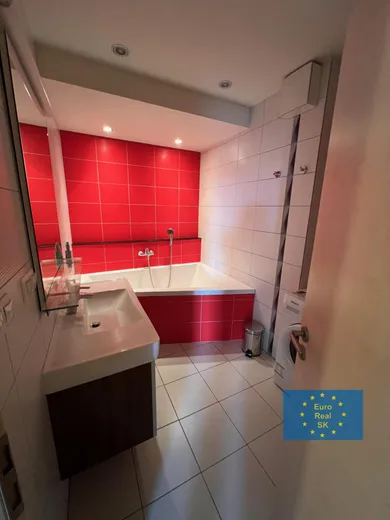 Na prenájom 2-izbový byt, 55 m², Bratislava-Petržalka, Budatínska
