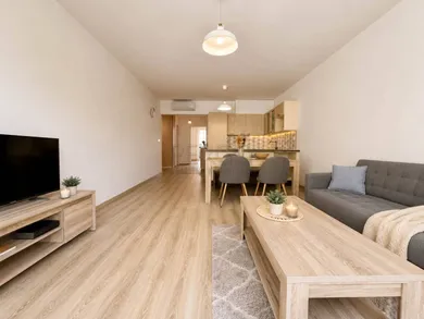 Na prenájom 3-izbový byt, 77 m², Bratislava-Ružinov, Bernolákova
