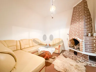 Na predaj 2-izbový dom, 80 m², Nesvady