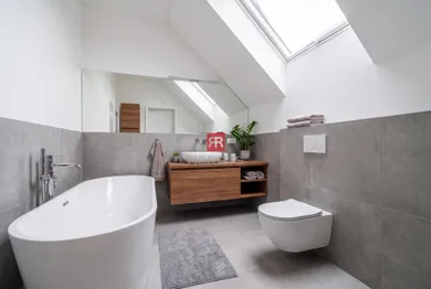 Na predaj 4-izbový dom, 90 m², Bratislava-Vajnory, Roľnícka