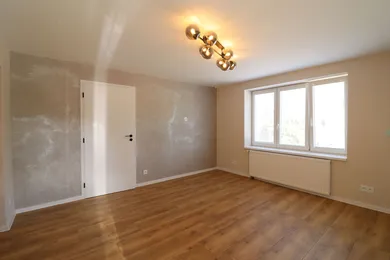 Na predaj 2-izbový byt, 64 m², Nová Dubnica, Pribinove sady