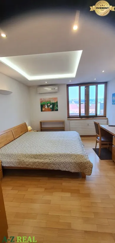 Na prenájom 2-izbový byt, 65 m², Bratislava-Staré Mesto, Medená