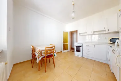 Eladó lakások, 3-szobás, Bratislava-Staré Mesto · €299 900