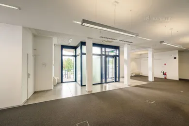 Na prenájom objekt, 281 m², Trenčín, gen. Svobodu