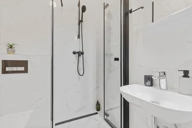Na prenájom 1-izbový byt, 37 m², Bratislava-Staré Mesto, Lermontovova