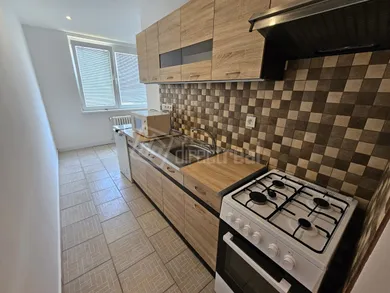 Na prenájom 3-izbový byt, 65 m², Galanta, Krásna