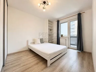 Na prenájom 3-izbový byt, 77 m², Bratislava-Ružinov, Bernolákova
