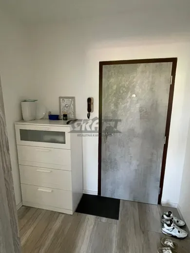 Na prenájom 2-izbový byt, 51 m², Bratislava-Ružinov, Hraničná