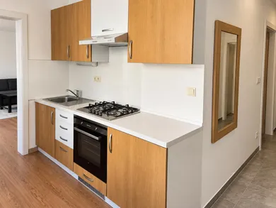 Na prenájom 2-izbový byt, 55 m², Trnava, Ulica Jána Bottu
