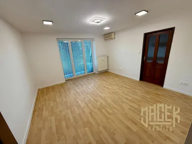Na prenájom 3-izbový byt, 69 m², Považská Bystrica, Lánska