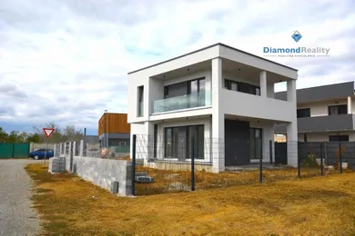 Houses for rent in Čaňa · €1,700