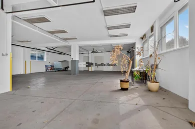 Na prenájom komerčné, 246 m², Bratislava-Nové Mesto, Vajnorská