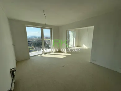Na predaj 4-izbový byt, 124 m², Trebišov