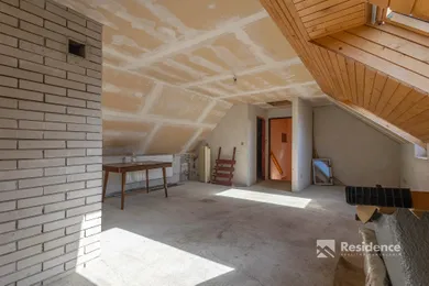 Na predaj 8-izbový dom, 250 m², Liptovský Mikuláš, Hriadky