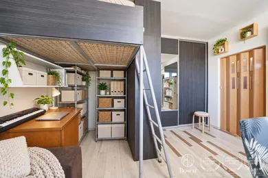 Na predaj 2-izbový byt, 37 m², Bratislava-Petržalka, Strečnianska
