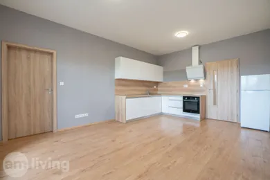 Na predaj 2-izbový byt, 44 m², Trenčín, Saratovská