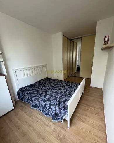 Na predaj 3-izbový byt, 68 m², Bratislava-Nové Mesto, Tomášikova