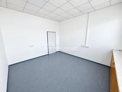 Na prenájom komerčné, 15 m², Košice-Juh, Južná trieda