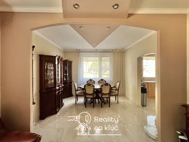 Na predaj 3-izbový byt, 86 m², Nové Zámky, T. Vansovej